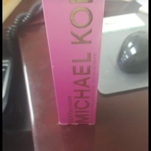 Michael kors sexy blossom